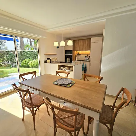 T4 3chambres, Jardin, Piscine Chauffee Proche De La Lägenhet Antibes