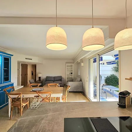 T4 3chambres, Jardin, Piscine Chauffee Proche De La * Antibes